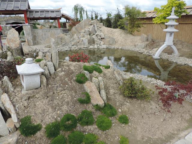 "Ogród japoński" w budowie.